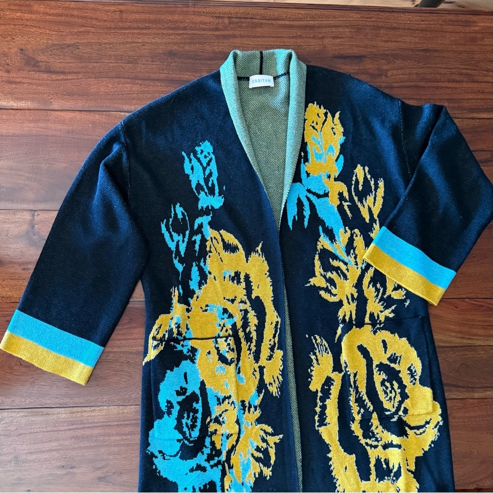 Essitam Greta Abstract Jaquard Cardigan